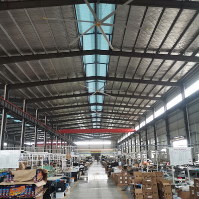 Un buon prezzo. 0.40KW Ventilatori HVLS ad alta velocità ad alto volume per palestra in linea