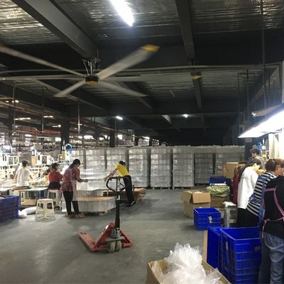 Un buon prezzo. Ventilatore di soffitto in alluminio a basso rumore da 18 ft per ventilazione commerciale in allevamenti di allevamenti di allevamenti in linea