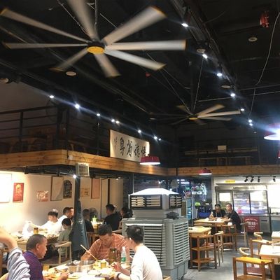 Un buon prezzo. 8FT rotore esterno senza spazzole HVLS ventilatore di soffitto industriale per magazzini in linea