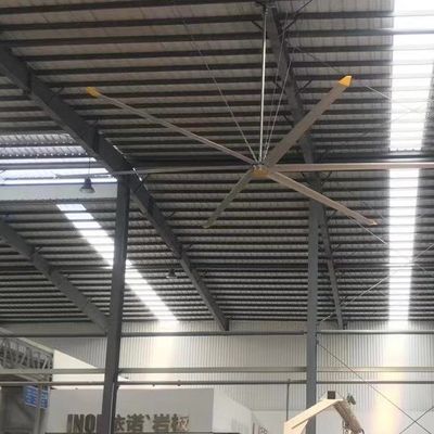 Un buon prezzo. 380V/220V 1.5KW ventilatore di soffitto HVLS industriale per il raffreddamento a risparmio energetico nei magazzini in linea