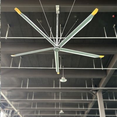 Un buon prezzo. 5-Blade Super Volume Air Cooling Grandi spazi di ventilazione BLCD Motor soffitto ventilatore per la casa in linea