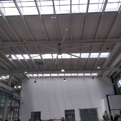 Un buon prezzo. Grandi ventilatori industriali di soffitto di alluminio di diametro da 7,3 a 2,4 metri in linea